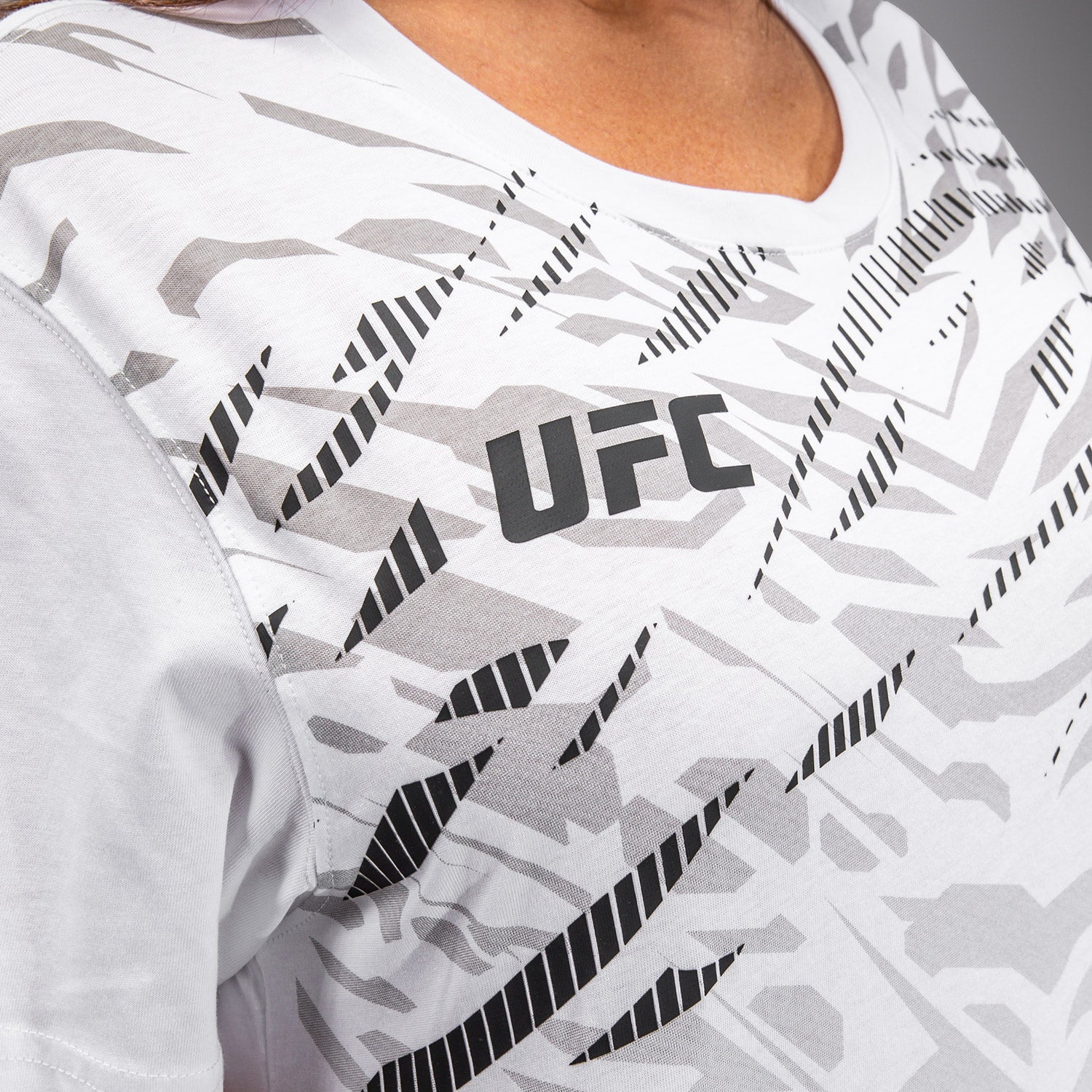 UFC Fusion by Venum Replica Women's Short Sleeve T-Shirt - Black