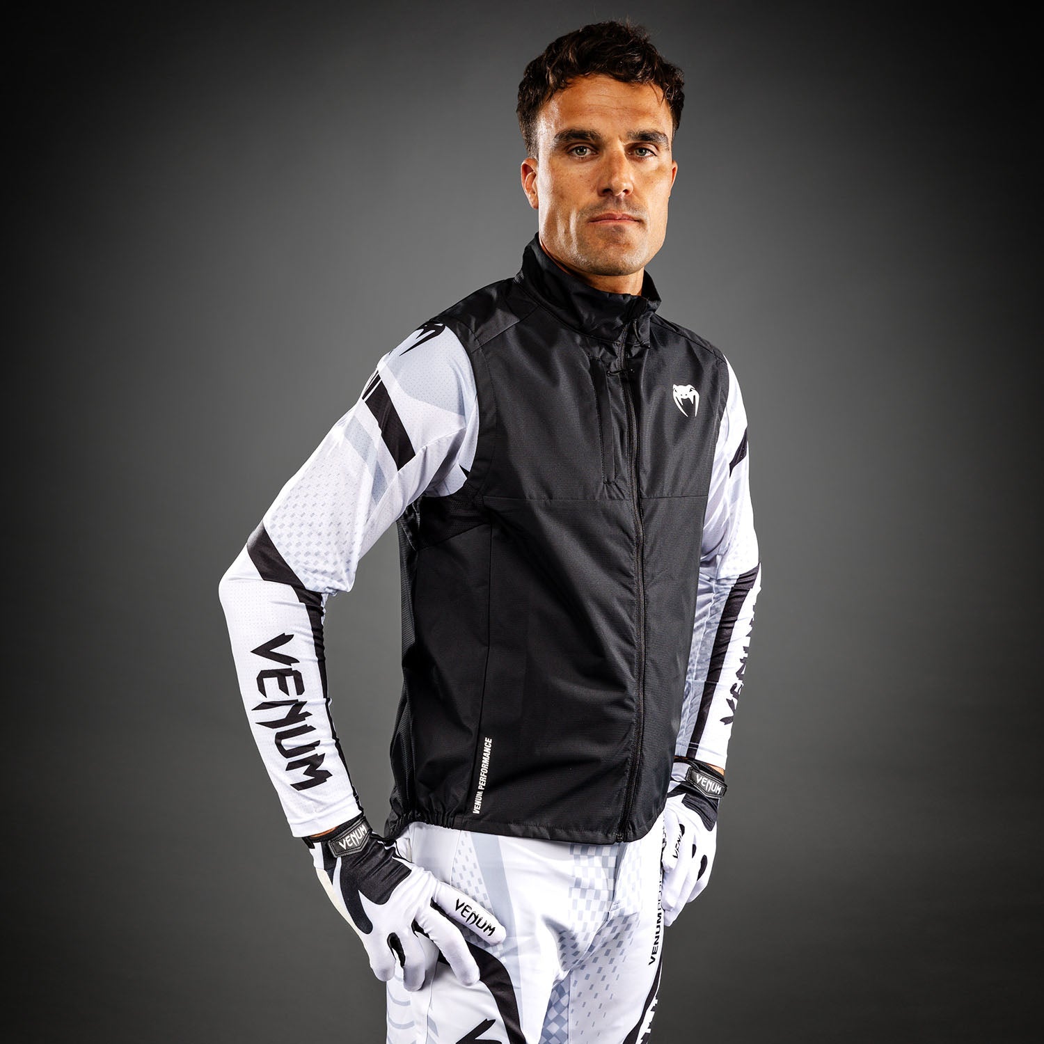 Venum MX Basics Sleeveless Windbreaker