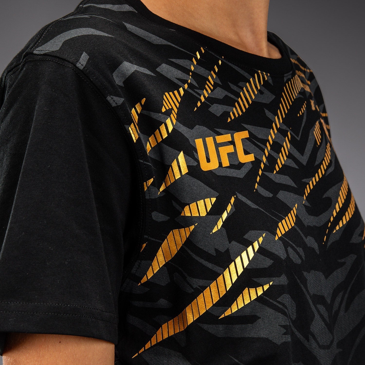 UFC Fusion by Venum Replica Women's Short Sleeve T-Shirt - Black