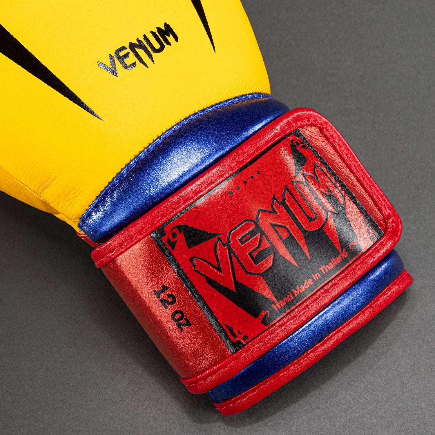 Venum Giant 3.0 Boxing Gloves - Nappa Leather