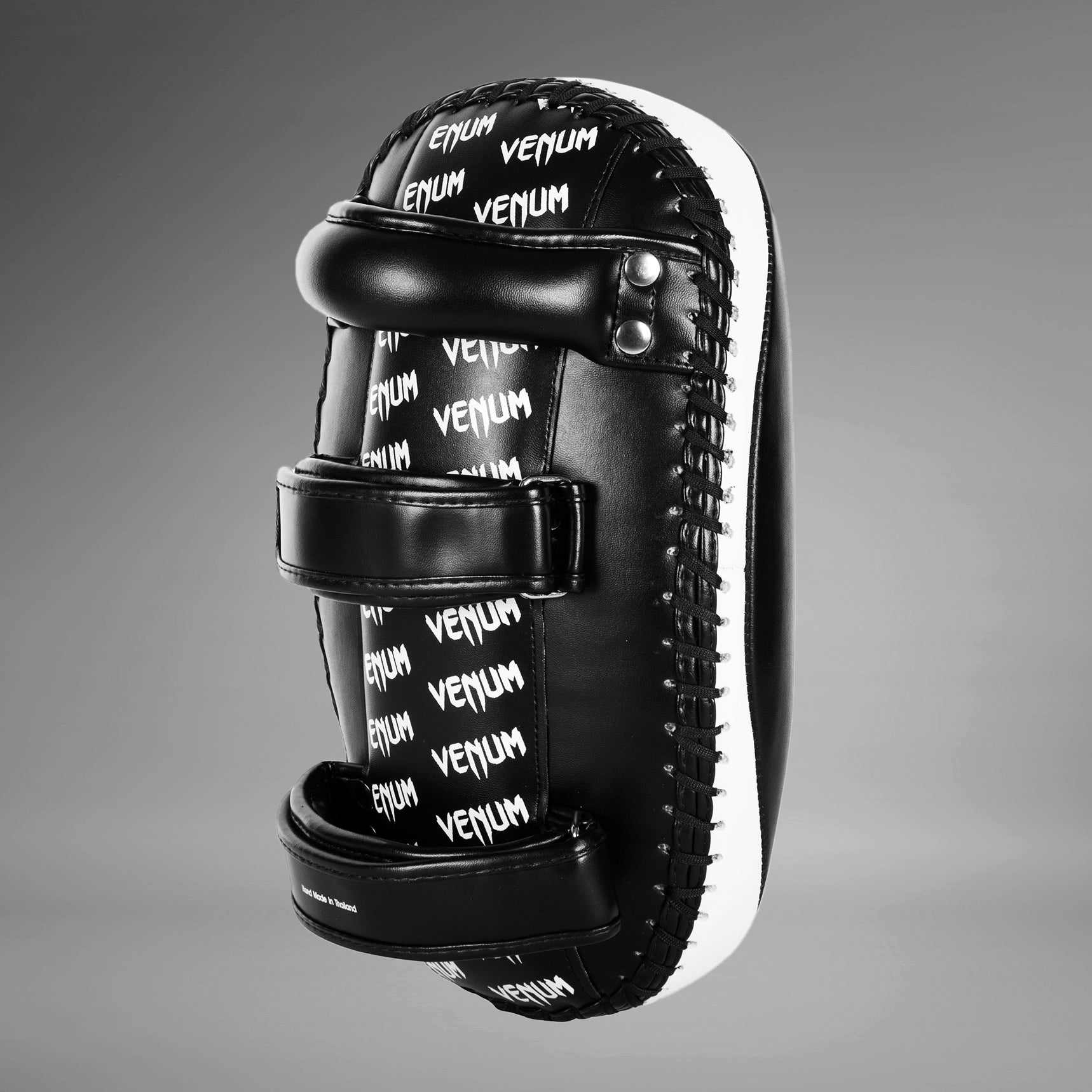 Venum Light Kick Pads - Skintex Leather (Pair)