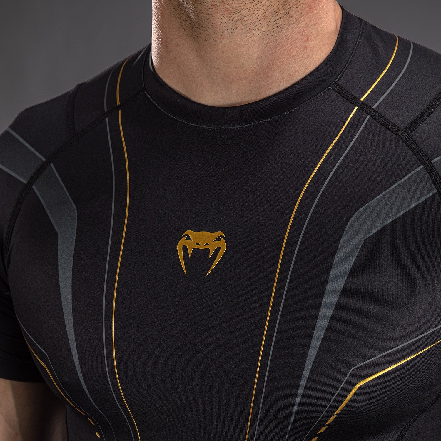 Venum Streamline Short Sleeve Rashguard
