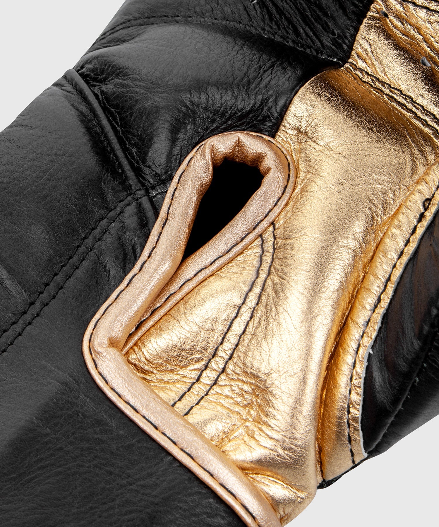 Venum Giant 2.0 Pro Boxing Gloves Velcro
