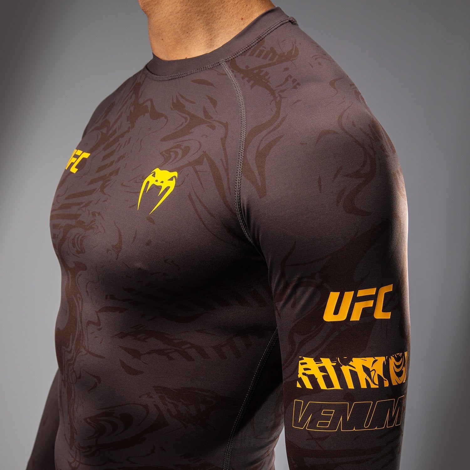 UFC Fusion by Venum Fight Week Men's Performance Long Sleeve Rashguard