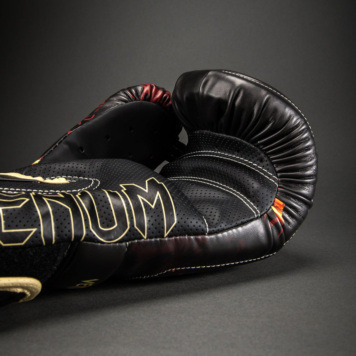 Jujutsu Kaisen x Venum  Impact Evo Boxing Gloves