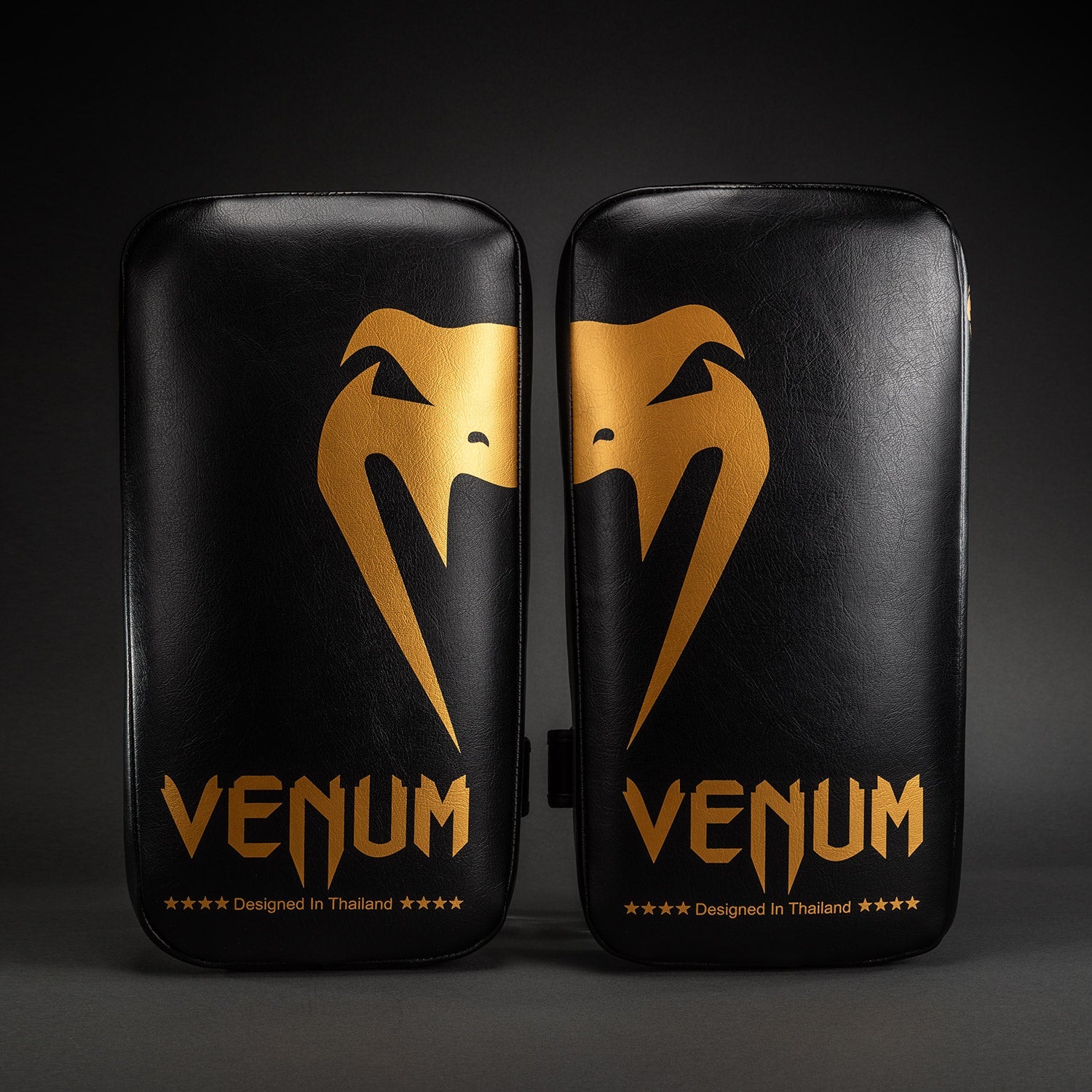 Venum Giant Kick Pads (Pair)