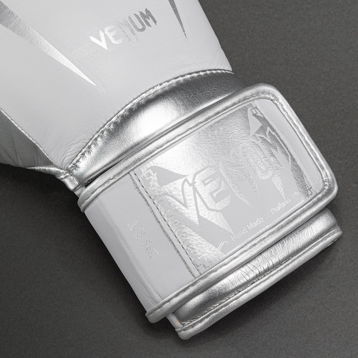 Venum Giant 3.0 Boxing Gloves - Nappa Leather