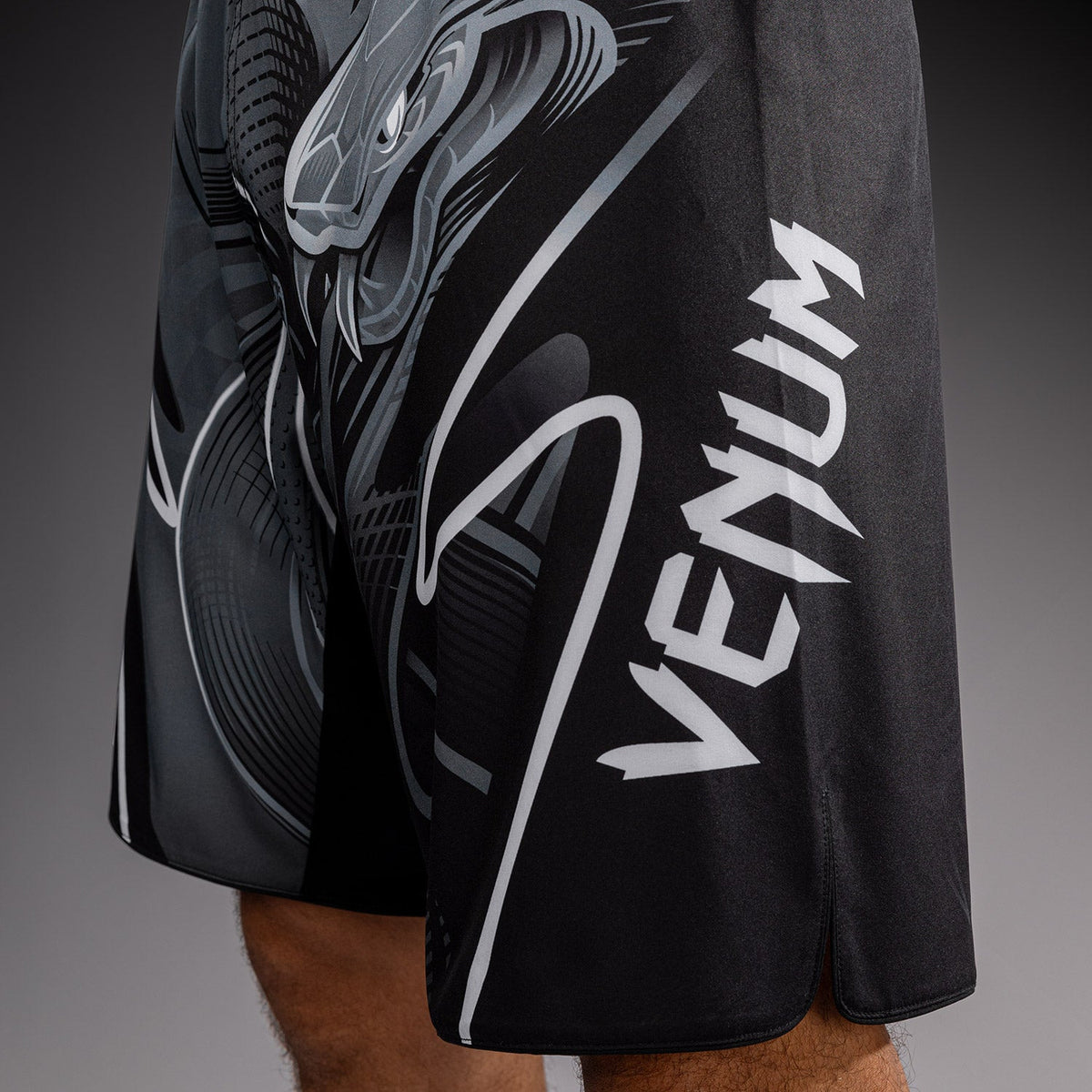 Venum Crimson Viper 2.0 Fightshorts