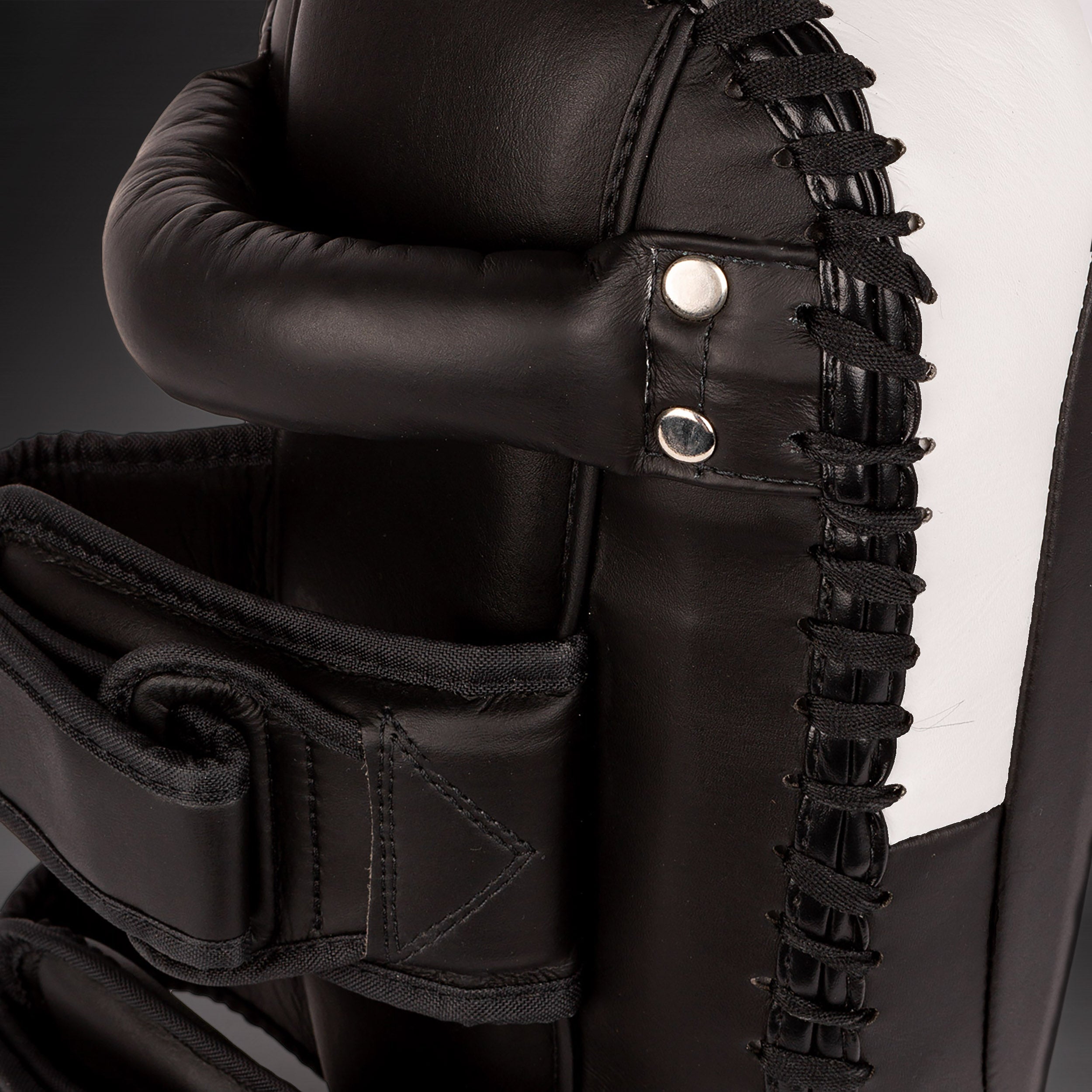Venum Kick Boxing 2.0 Micro Fiber Pads