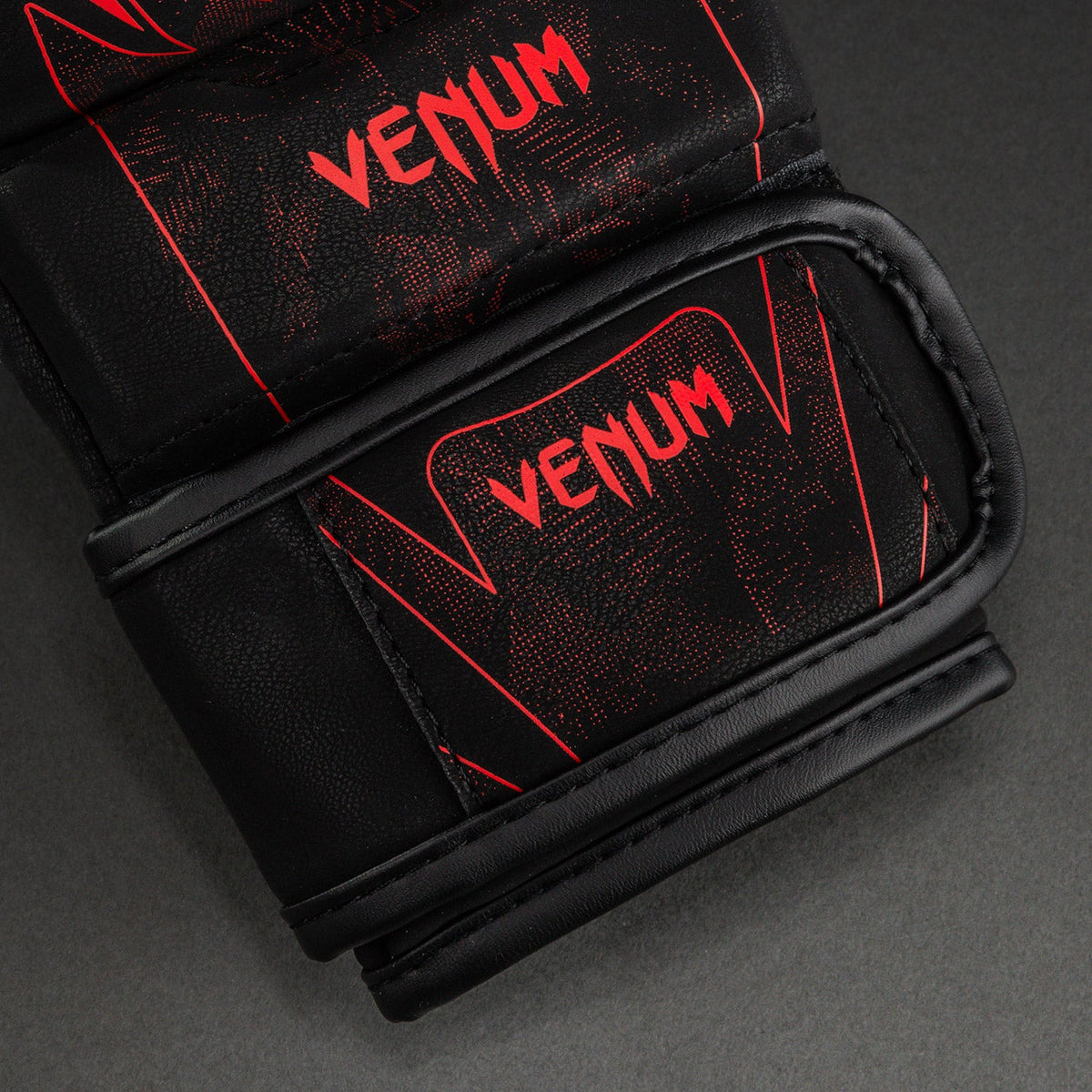 Venum Amazonia Reborn Sparring Gloves
