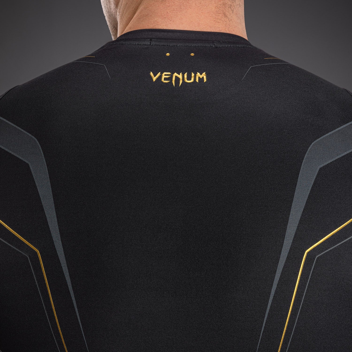 Venum Streamline Short Sleeve Rashguard