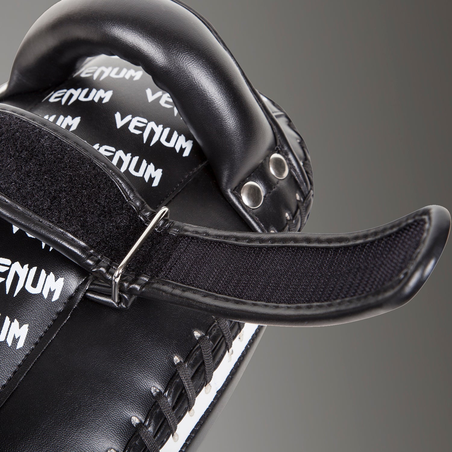 Venum Light Kick Pads - Skintex Leather (Pair)