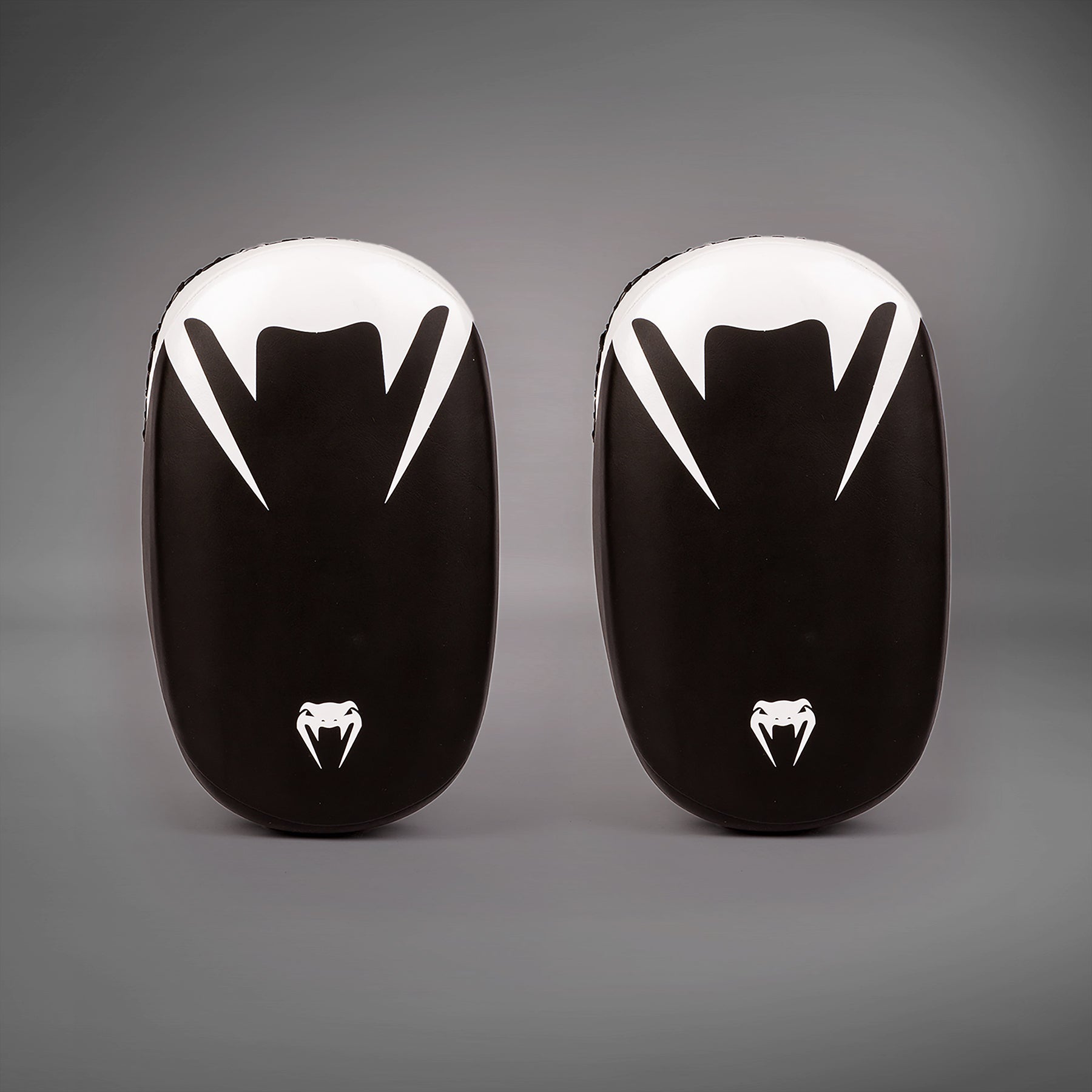 Venum Kick Boxing 2.0 Micro Fiber Pads