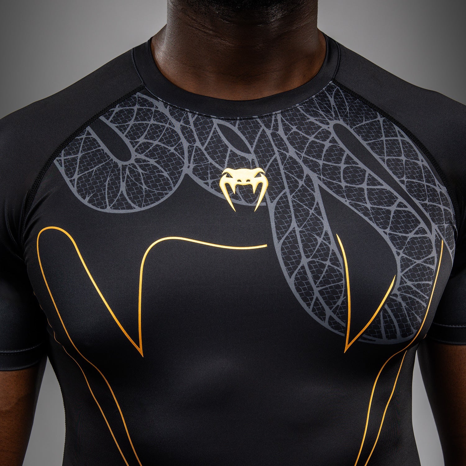 Venum Serpenti Short Sleeve Rashguard