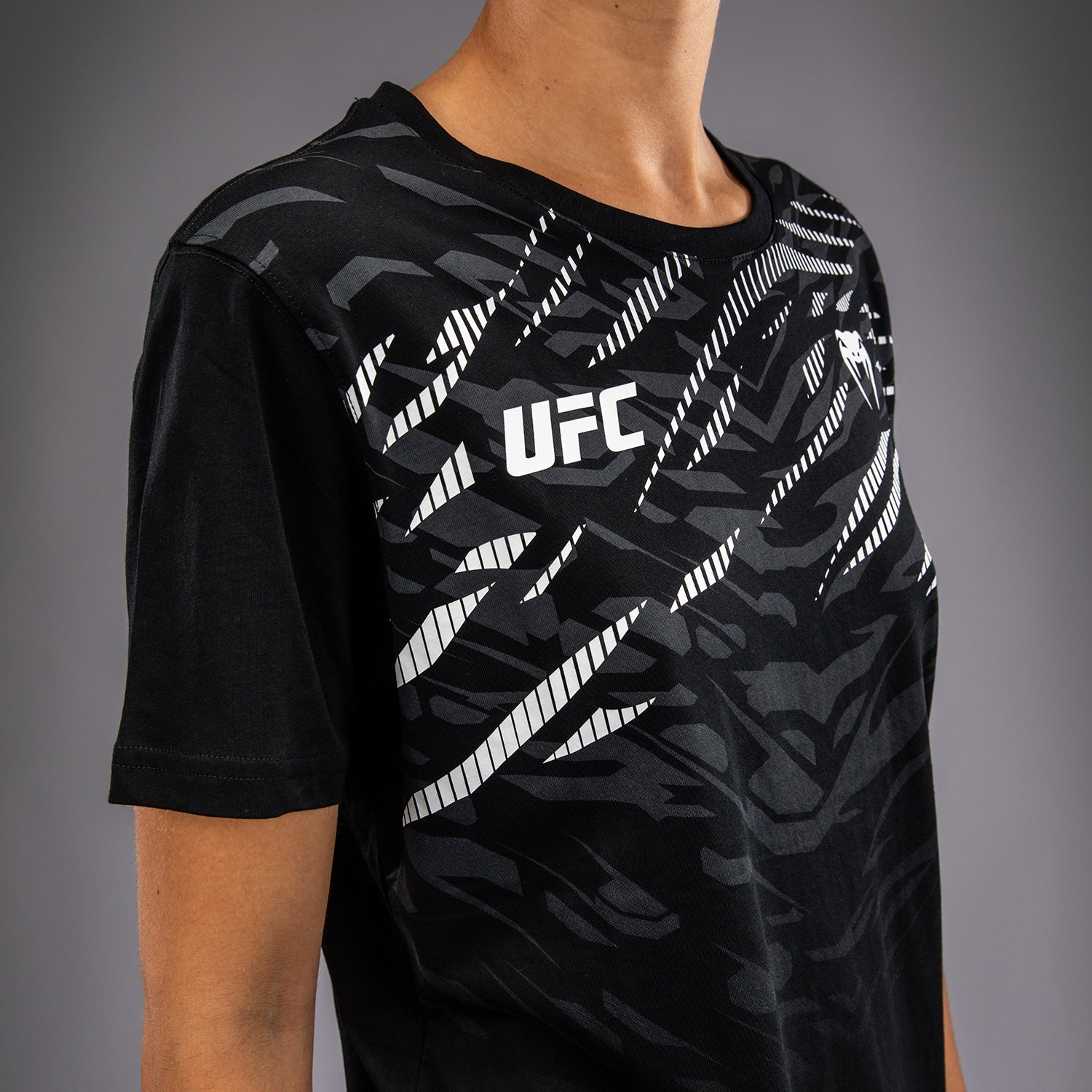 UFC Fusion by Venum Replica Women's Short Sleeve T-Shirt - Black