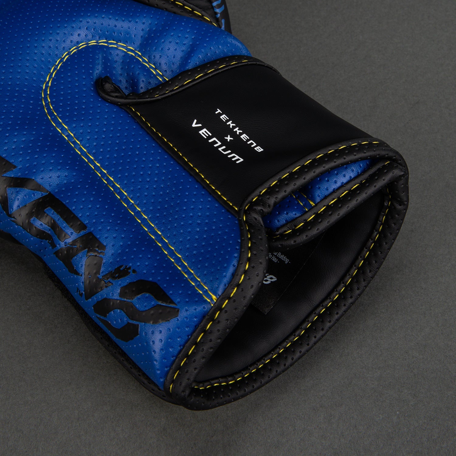 Venum x TEKKEN 8 Boxing Gloves - King