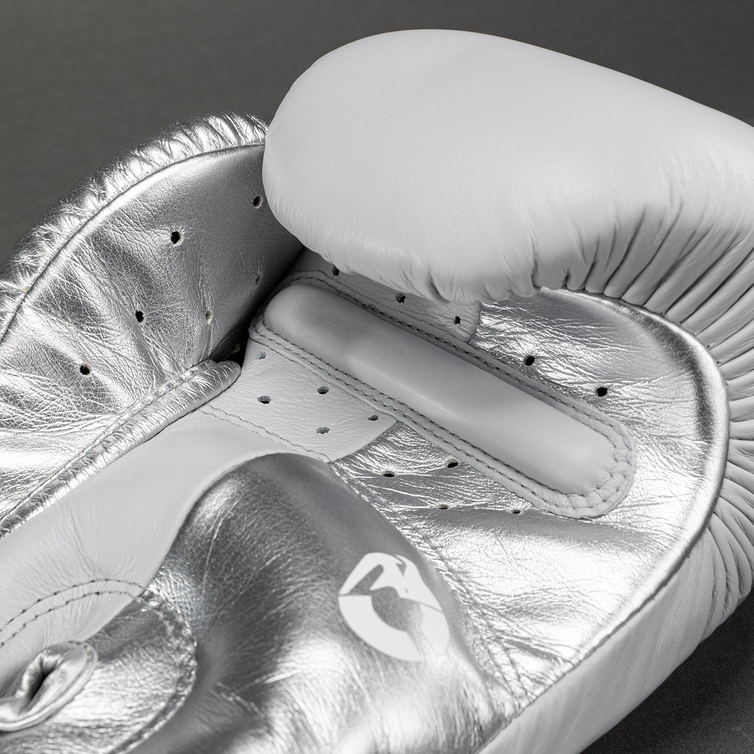 Venum Giant 3.0 Boxing Gloves - Nappa Leather