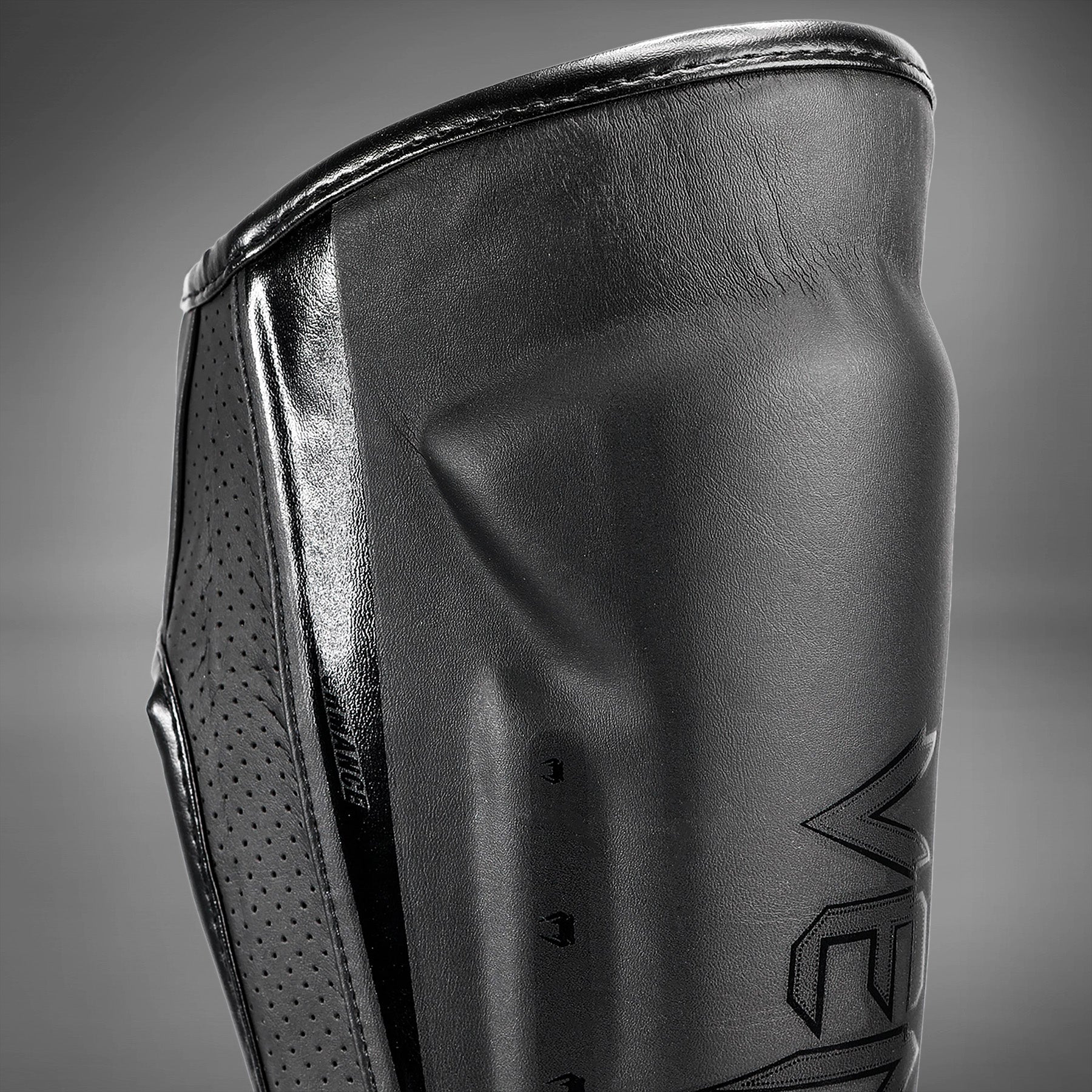 Venum Elite Evo Shinguards