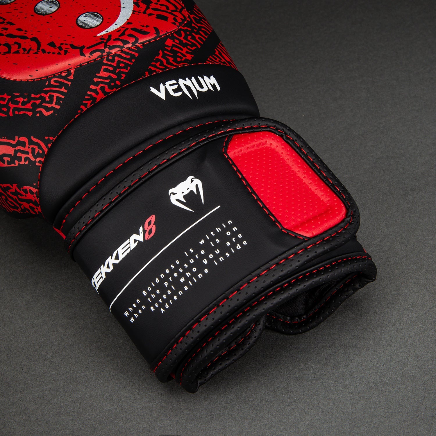 Venum x TEKKEN 8 Boxing Gloves - Kazuya