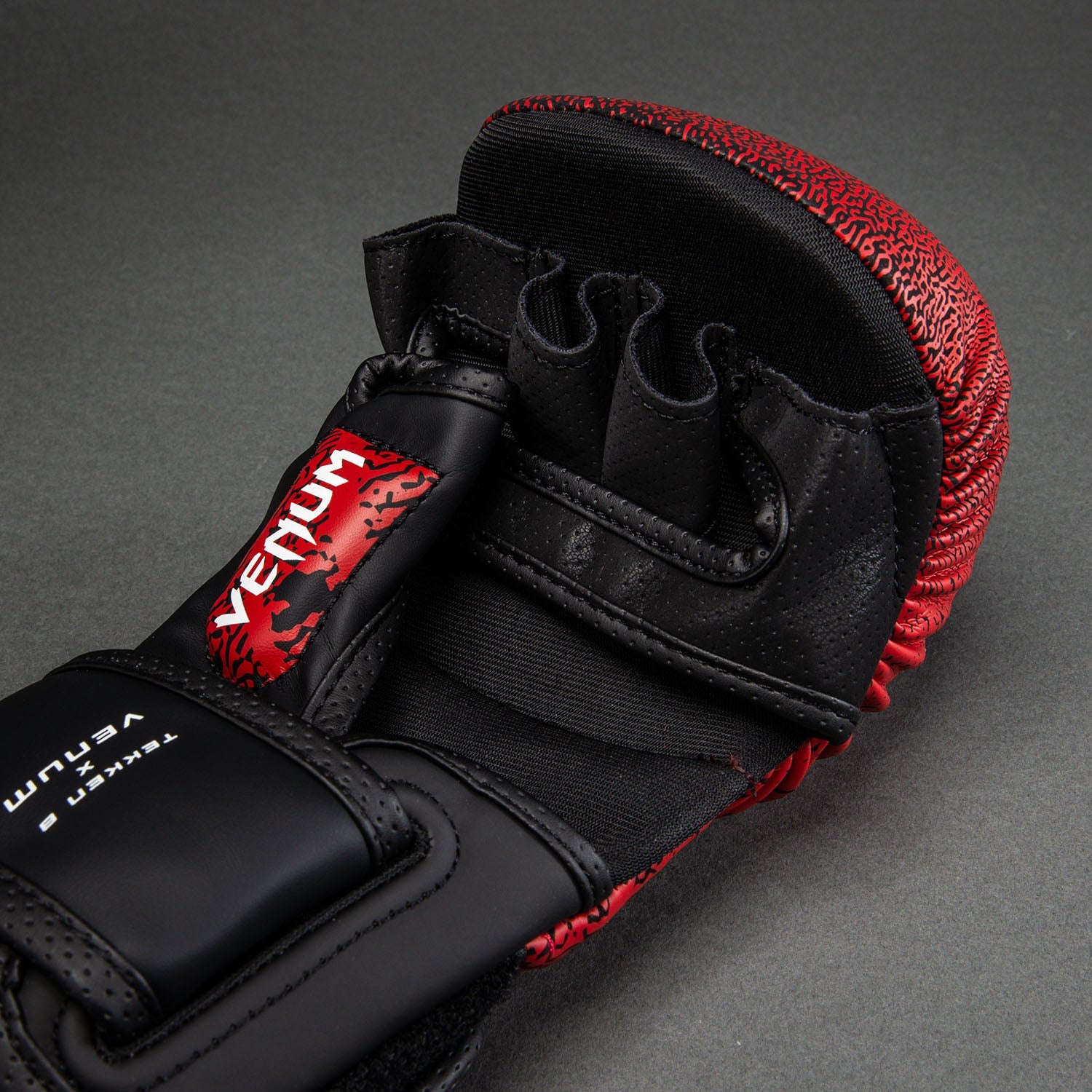 Venum x TEKKEN 8 Sparring Gloves Kazuya