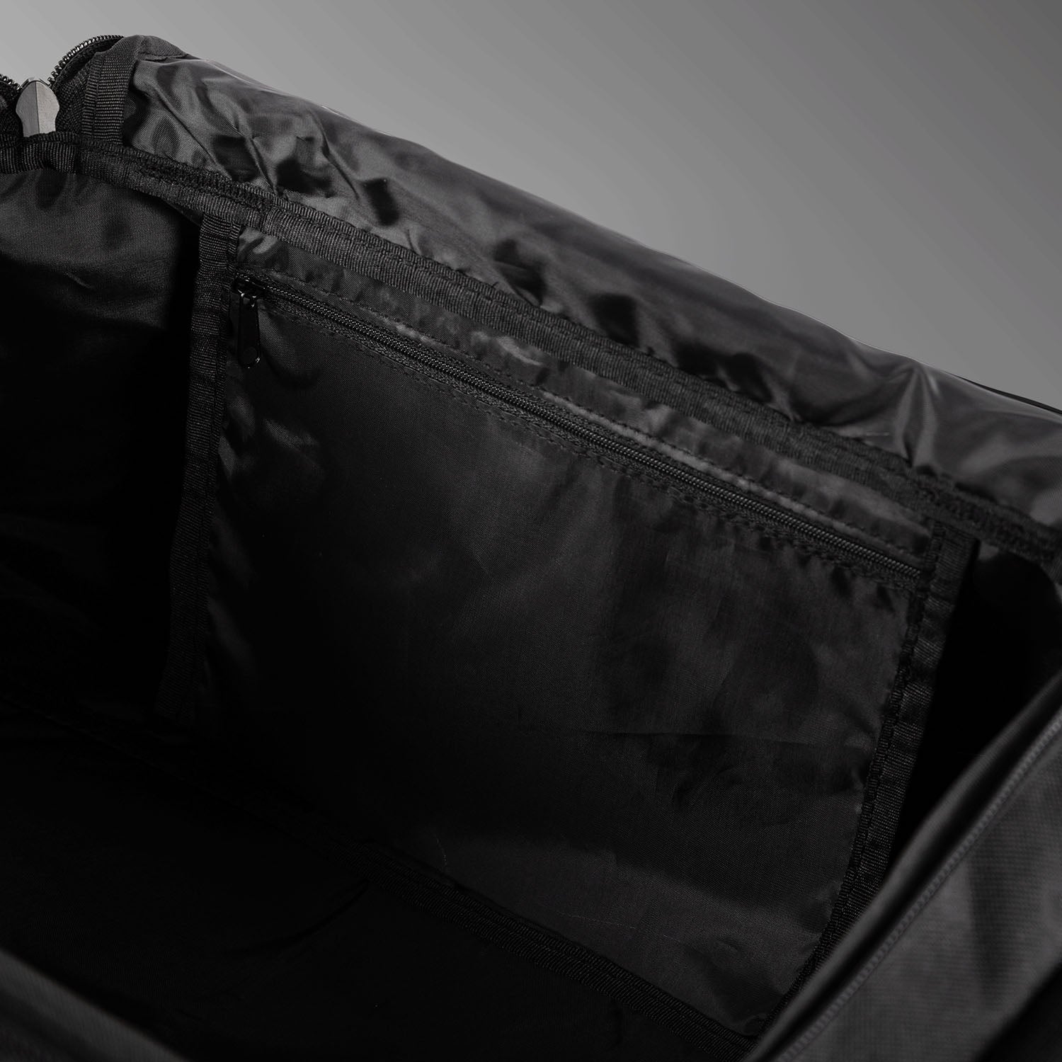 Venum Essential Sports Bag (26L) - Black  product-type_Sports Bags Venum